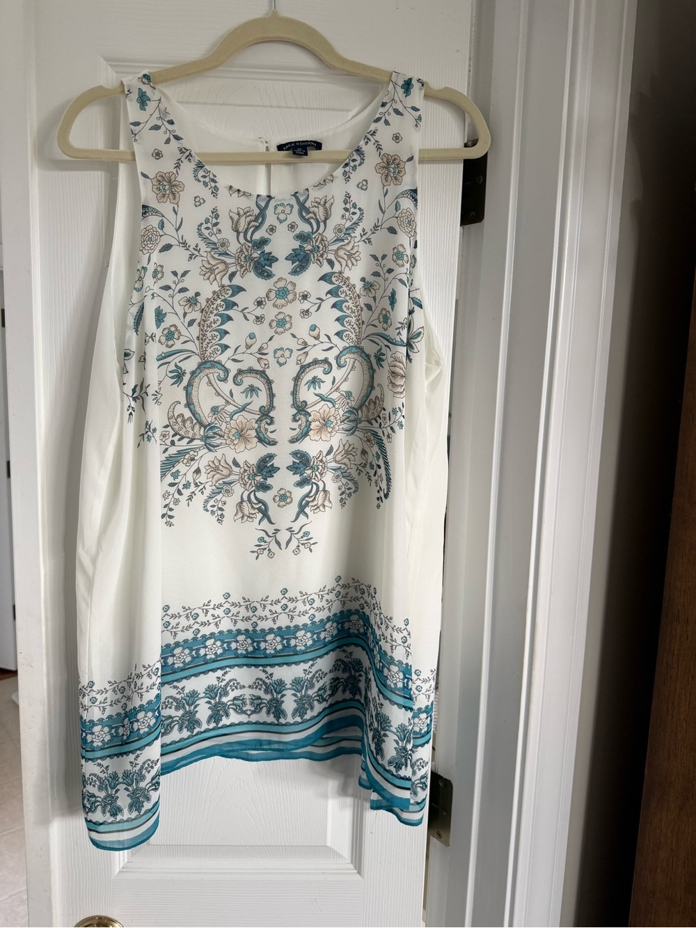 Max Edition XL lightly lined top.  Cute with jeans/shorts